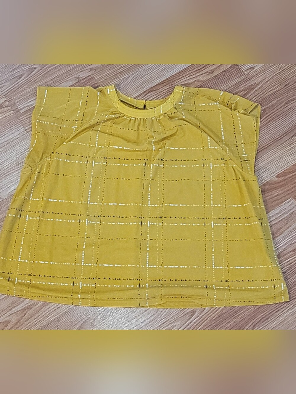 Beauiful Apt. 9 Brand Mustard Yellow Top Size XL